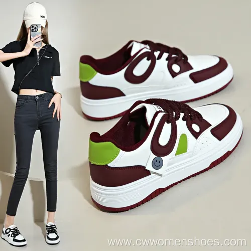 Latest Fashion Flat Soled Sports Shoes Wholesale